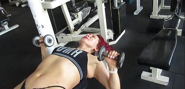  WORKOUT HOT DE LA DIOSA MILF, MOSTRANDO LABIOS VAGINALES